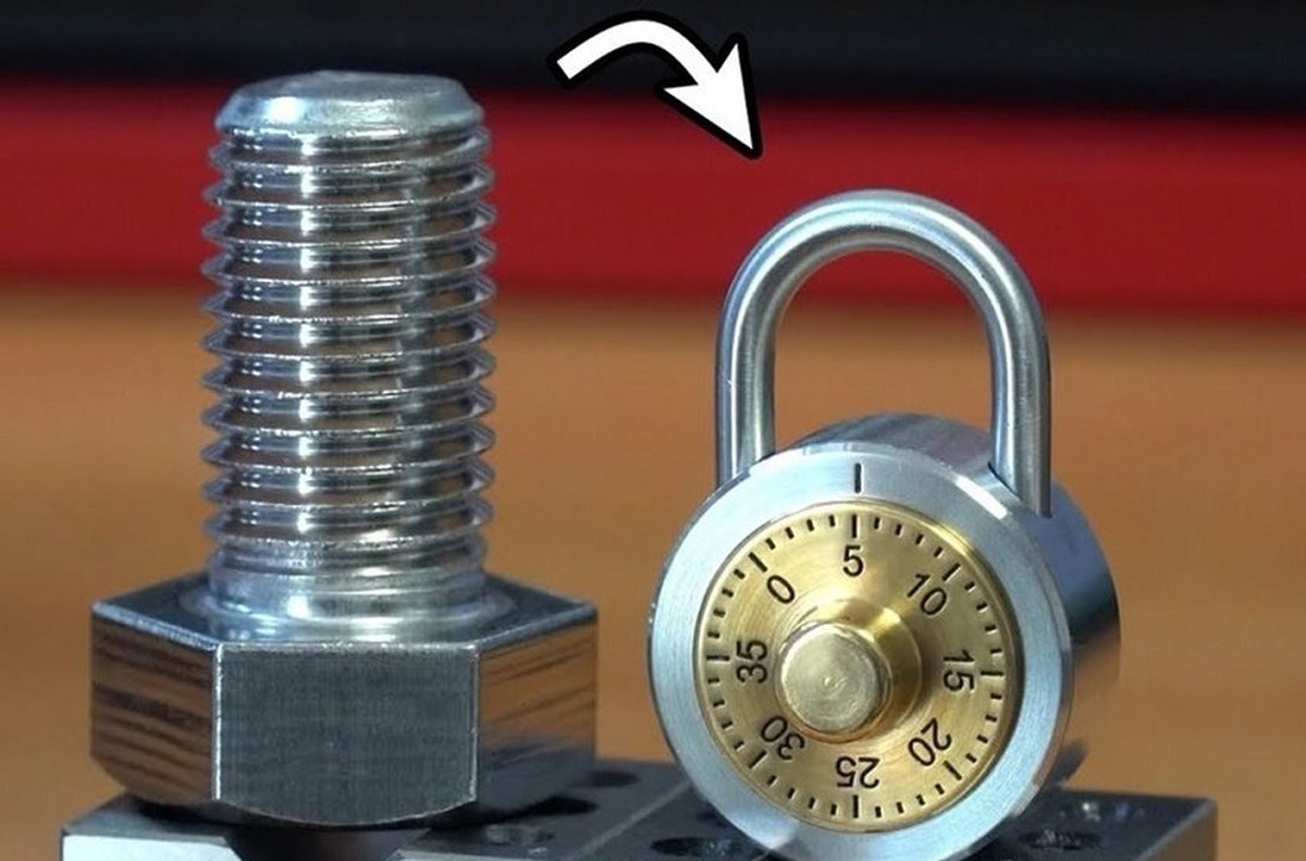 ساخت یک قفل آویز رمزدار با یک پیچ ساده توسط تراشکار آمریکایی (فیلم)