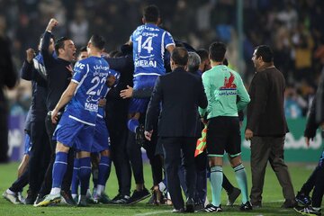 عکس| فریم به فریم با پنالتی جنجالی دربی؛ حق با استقلال بود یا پرسپولیس؟! عکس| فریم به فریم با پنالتی جنجالی دربی؛ حق با استقلال بود یا پرسپولیس؟!