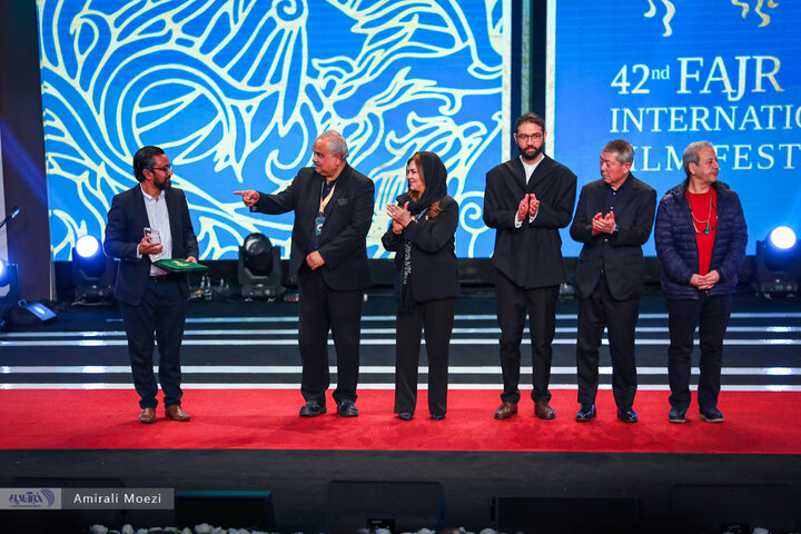 فریم به فریم همراه بازیگران سینما در اختتامیه چهل‌ و دومین جشنواره فیلم