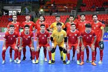 ببینید | اقدام تحسینبرانگیز ملیپوشان افغانستان پیش از صعود تاریخیشان در فوتسال ببینید | اقدام تحسینبرانگیز ملیپوشان افغانستان پیش از صعود تاریخیشان در فوتسال