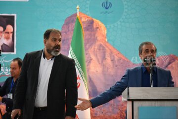 دیدار عمومی پزشکیان با مردم در مصلی شهر ایلام