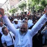 ببینید | اسقف اعظم باگرات گالستانیان، به اتهام کودتا در ارمنستان بازداشت شد