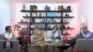 ببینید | افشاگری حسام الدین آشنا: برخی میخواستند با بالن در آسمان تهران، مردم را شنود کنند! / من مسئولی را دیدم که توانایی خواندن پیامک نداشت! ببینید | افشاگری حسام الدین آشنا: برخی میخواستند با بالن در آسمان تهران، مردم را شنود کنند! / من مسئولی را دیدم که توانایی خواندن پیامک نداشت!