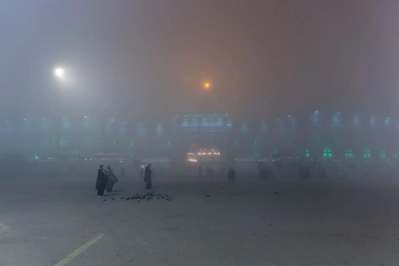 تصاویر زیبایی از هوای مهآلود حرم حضرت عباس (ع) (+عکس) رصرص