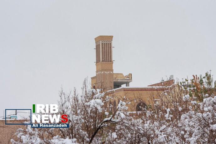 تصاویر | شادی مردم در تفت یزد پس از بارش شدید برف