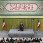 ببینید | رهبر انقلاب: مسئله تقابل آمریکا و ایران در دو کلمه خلاصه می‌شود؛ آمریکا می‌خواهد ایران را ببلعد، ملت رشید ایران و جمهوری اسلامی مانع است