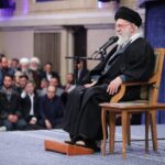 ببینید |  رهبر انقلاب: جمهوری اسلامی یعنی یک ملت زنده، جمهوری اسلامی یک حکومت جدا از مردم نیست، جمهوری اسلامی عبارت است از ملّت ایران