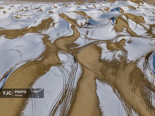 تصاویر | بارش برف در کویر ورزنه