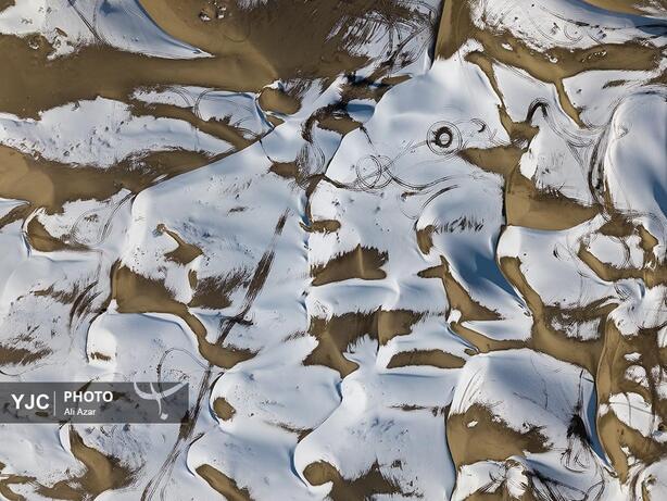 تصاویر | بارش برف در کویر ورزنه