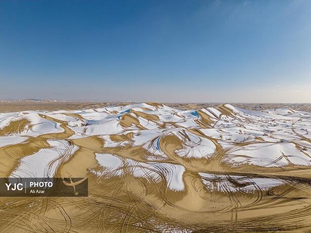 تصاویر | بارش برف در کویر ورزنه