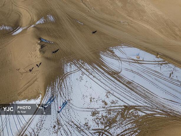 تصاویر | بارش برف در کویر ورزنه