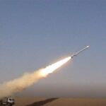 ببینید | وحشت ملوان آمریکایی درپی اصابت موشک‌های ایران در پایگاه آمریکا در بحرین
