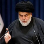 ببینید | حضور مقتدی صدر در مجلس عزای شهادت رهبر انقلاب