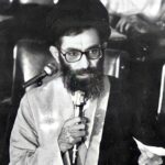 ببینید | تصاویری از جلسه انتخاب آیت الله سید علی خامنه‌ای به عنوان رهبر انقلاب اسلامی ایران