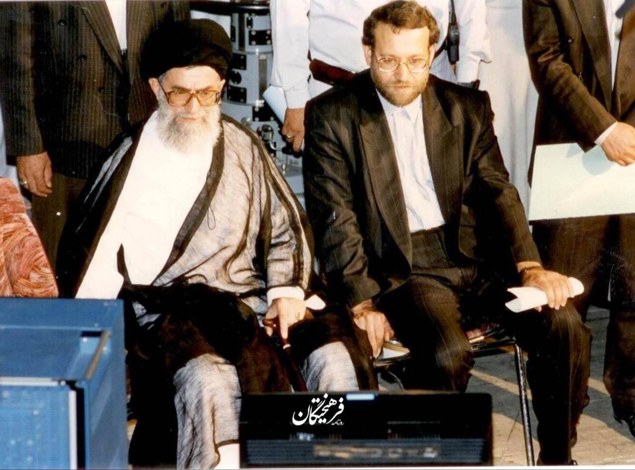 عکس | تصویری ویژه از شهید علی لاریجانی در کنار رهبر شهید انقلاب
