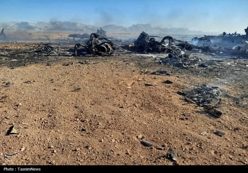 نابودی 2 هواپیمای سی 130 و دو بالگرد بلک هوک آمریکا در جنوب اصفهان (عکس و فیلم) / آمریکا: هواپیماها دچار نقص فنی شدند آنها را نابود کردیم / ایران: هواپیماها را مورد هدف قرار دادیم