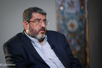 فواد ایزدی: عاصم منیر نیروی آمریکاست/ تنگه هرمز را رها نکنید/ آمریکا به سبک برجام هرچیزی می نویسد و بعد از آن خارج می شود و حمله می کند