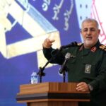 آغاز به کار کانال «انتخاب» در پیام‌رسان «بله» و «روبیکا» 
ببینید/ بوسه مادر سردار شهید پاکپور بر تصویر فرزندش