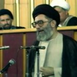 ببینید | ماجرای تراشیدن ریش رهبر شهید آیت‌الله خامنه‌ای در سن ۲۴ سالگی
