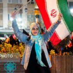 ببینید |  حضور دختران اسلحه به دست در اجتماع بزرگ دختران جان فدای ایران