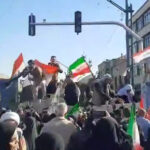 ببینید | شعارهای عراقی‌ها در مراسم اربعین شهادت رهبر شهید انقلاب