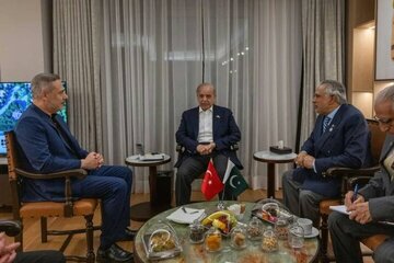 دیدار وزیر خارجه ترکیه در آنکارا با نخست وزیر پاکستان درباره مذاکرات ایران و آمریکا دیدار وزیر خارجه ترکیه در آنکارا با نخست وزیر پاکستان درباره مذاکرات ایران و آمریکا
