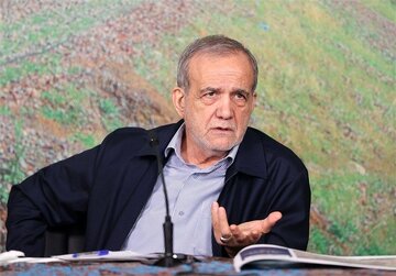 پزشکیان: ۲۰ میلیون بشکه نفت دولت را به هوا فضای سپاه دادیم تا بتواند خودش را تجهیز کند/ اگر ما پشتیبانی نمیکردیم رزمندگان ما نمیتوانستند بجنگند پزشکیان: ۲۰ میلیون بشکه نفت دولت را به هوا فضای سپاه دادیم تا بتواند خودش را تجهیز کند/ اگر ما پشتیبانی نمیکردیم رزمندگان ما نمیتوانستند بجنگند