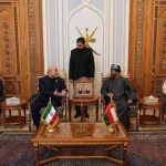 رایزنی هیئت ایران با وزیر خارجه عمان در بدو ورود به مسقط