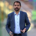 ببینید | واکنش فیروز کریمی به بازی ایران مقابل انگلیس و گل‌هایی که سیدحسین حسینی خورد