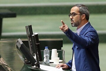نماینده مجلس: توافق احتمالی با آمریکا از خطوط قرمز عبور کرده است / شروط دهگانه رعایت نشده است نماینده مجلس: توافق احتمالی با آمریکا از خطوط قرمز عبور کرده است / شروط دهگانه رعایت نشده است