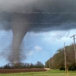 ببینید | وقوع گردباد مهیب در منطقه چلیابینسک روسیه