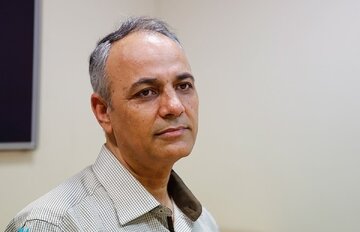 تحلیل زیدآبادی از پیام اخیر رهبری درباره تفاهم ایران و آمریکا؛ رابطهٔ دکتر پزشکیان با هر دو آقای خامنه‌ای، صمیمی و مبتنی بر اعتماد متقابل بوده و هست