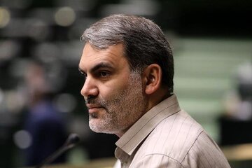 پیش بینی یک نماینده مجلس از دوران سخت اقتصادی؛ سه ماه سخت را پیش رو داریم/ دشمنان با محاصره پشت تنگه هرمز، واردات و صادرات ما را محدود کردهاند پیش بینی یک نماینده مجلس از دوران سخت اقتصادی؛ سه ماه سخت را پیش رو داریم/ دشمنان با محاصره پشت تنگه هرمز، واردات و صادرات ما را محدود کردهاند
