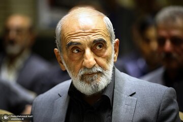 کلافگی حسین شریعتمداری بخاطر بی اطلاعی از مفاد تفاهمنامه ایران و امریکا کلافگی حسین شریعتمداری بخاطر بی اطلاعی از مفاد تفاهمنامه ایران و امریکا