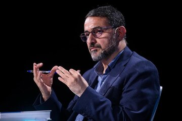 پاسخ عضو کمیسیون امنیت ملی به نبویان؛ جلوی دیکتاتوری فردی تو و باند تو می ایستیم پاسخ عضو کمیسیون امنیت ملی به نبویان؛ جلوی دیکتاتوری فردی تو و باند تو می ایستیم