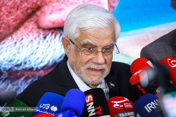 عارف: انشاءالله مذاکرات به نتیجه میرسد؛ ما وارد یک فضای جدید میشویم/ تنگه هرمز متعلق به ایران است/ بهسادگی نباید از تنگه عبور کرد عارف: انشاءالله مذاکرات به نتیجه میرسد؛ ما وارد یک فضای جدید میشویم/ تنگه هرمز متعلق به ایران است/ بهسادگی نباید از تنگه عبور کرد