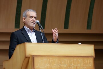 پزشکیان: بدون وا دادن وارد مذاکرات شدیم/کشورهای منطقه به چشم دیگری به ما نگاه میکنند، آنها برادران ما هستند/ میخواستند سه روزه نظام را ساقط کنند پزشکیان: بدون وا دادن وارد مذاکرات شدیم/کشورهای منطقه به چشم دیگری به ما نگاه میکنند، آنها برادران ما هستند/ میخواستند سه روزه نظام را ساقط کنند