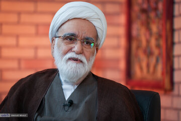 ببینید | خاطره حجتالاسلام عبدالحسین معزی از دیدار با امام(ره) در دوران نوجوانی ببینید | خاطره حجتالاسلام عبدالحسین معزی از دیدار با امام(ره) در دوران نوجوانی