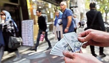 فردوسی به استقبال توافق رفت / دلار در چند ساعت ۱۲ هزار تومان عقبنشینی کرد / بازار ارز در اتاق انتظار خبرهای تازه فردوسی به استقبال توافق رفت / دلار در چند ساعت ۱۲ هزار تومان عقبنشینی کرد / بازار ارز در اتاق انتظار خبرهای تازه