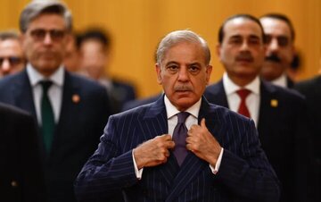 شهباز شریف پس از مذاکرات ایران و آمریکا: امیدواریم وقتی به خانههایمان برگردیم، سند فوقالعادهای در دست داشته باشیم شهباز شریف پس از مذاکرات ایران و آمریکا: امیدواریم وقتی به خانههایمان برگردیم، سند فوقالعادهای در دست داشته باشیم