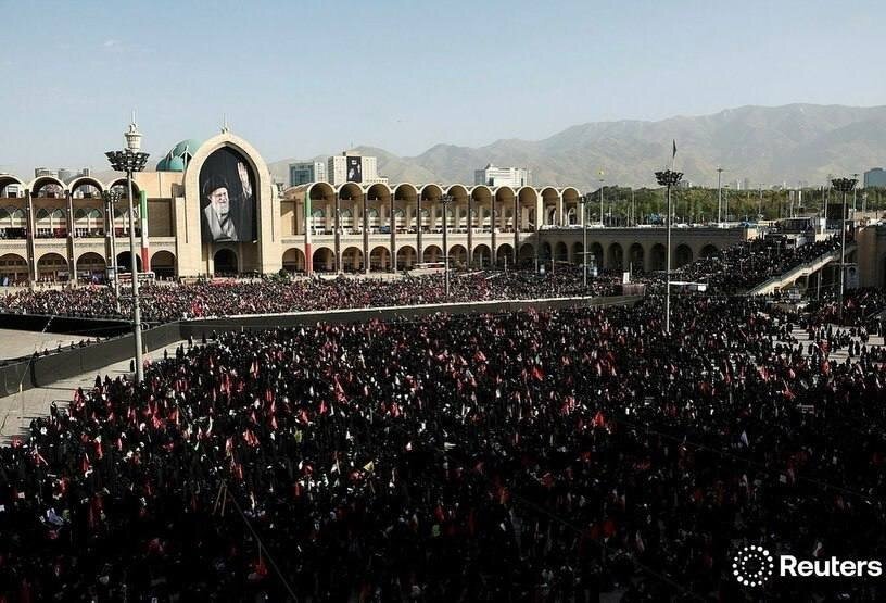 عکس | تصویر خبرگزاری رویترز از مراسم امروز در مصلای تهران عکس | تصویر خبرگزاری رویترز از مراسم امروز در مصلای تهران
