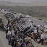 ببینید | واژگونی تریلی و برخورد خودروها در جاده تنگ سریز استان کهگیلویه و بویراحمد