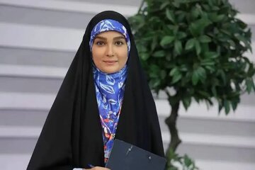 تصاویر | تصویر جشن تولد مجری زن تلویزیون در یک کافه تصاویر | تصویر جشن تولد مجری زن تلویزیون در یک کافه