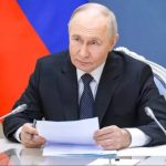 ببینید | کامپیوتر پوتین با نسخه فعال‌نشده ویندوز سوژه شد