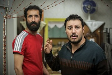 تهدید جنجالی ایمان صفا؛ شعارنویسی رکیک روی دیوار خانه آقای بازیگر + عکس تهدید جنجالی ایمان صفا؛ شعارنویسی رکیک روی دیوار خانه آقای بازیگر + عکس