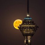 تصویری تماشایی از ماه کامل بر فراز برج میلاد تهران در مهرماه ۱۴۰۵ + فیلم