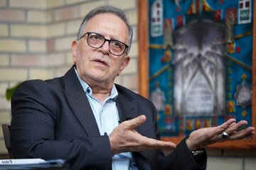 دلمان برای چه رقم‌هایی از دلار تنگ خواهد شد؟ ولی‌الله سیف از نرخ تورم و وضعیت پیش‌روی اقتصاد کشور + فیلم