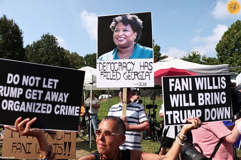 (تصاویر) تجمع موافقان و مخالفان ترامپ پشت در زندان