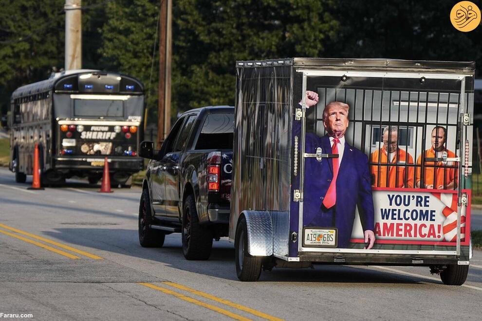 (تصاویر) تجمع موافقان و مخالفان ترامپ پشت در زندان