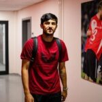 ببینید / سلفی سردار آزمون با هوادارانش در رم مقابل هتل